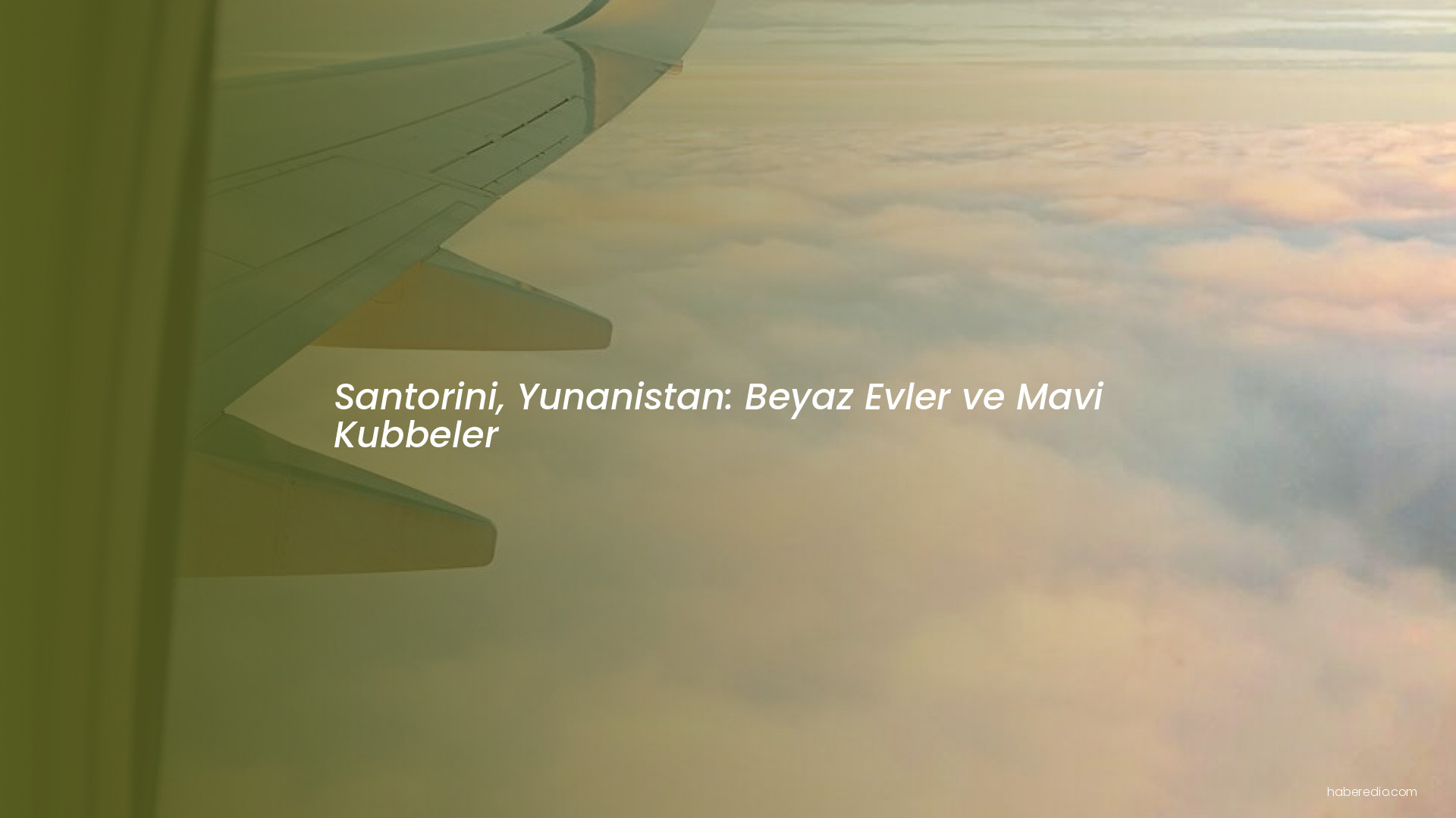 Santorini, Yunanistan: Beyaz Evler ve Mavi Kubbeler Santorini, Yunanistan: Beyaz Evler ve Mavi Kubbeler